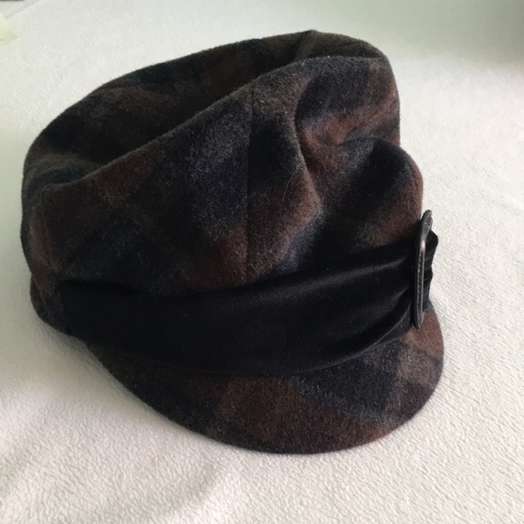 Plaid Newsboy Hat with Buckle, Made in Canada 🍁 - Picture 1 of 8